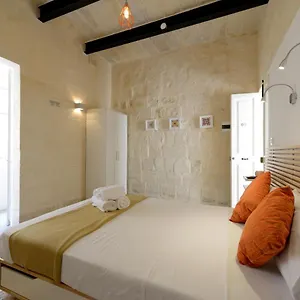 Private With Bathroom In Guest house